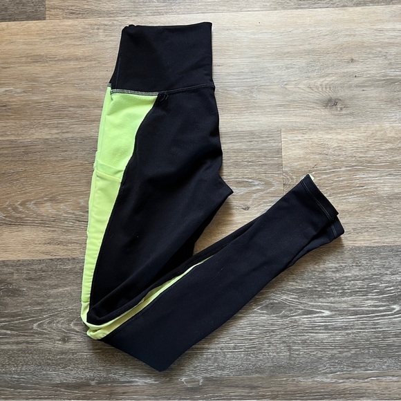 Fabletics top and bottom set - Picture 5 of 6